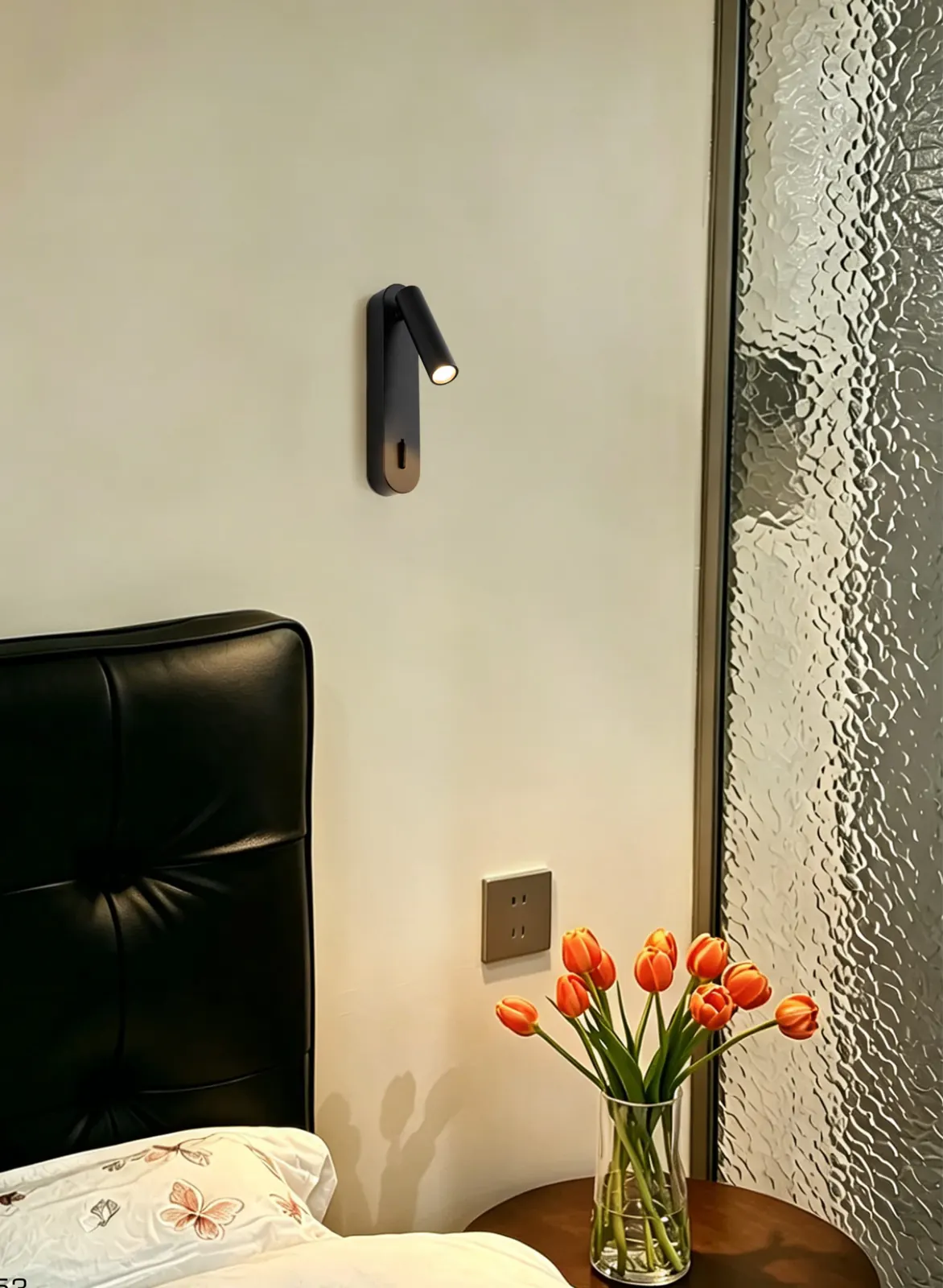 ZT4004 Tube Reader — installed in a hotel bedside